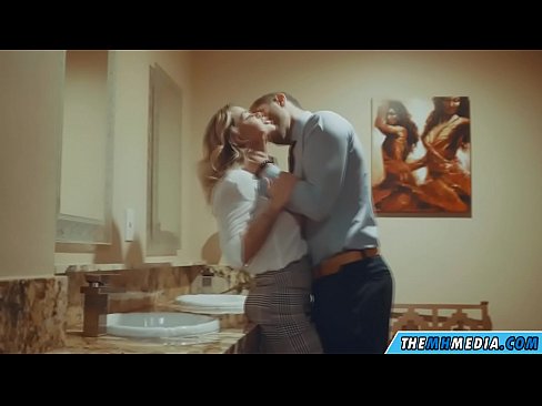 ❤️ Kur një bjonde me bukë ju josh në një banjë publike Pornografi anale në sq.mobilecric.top ❌️